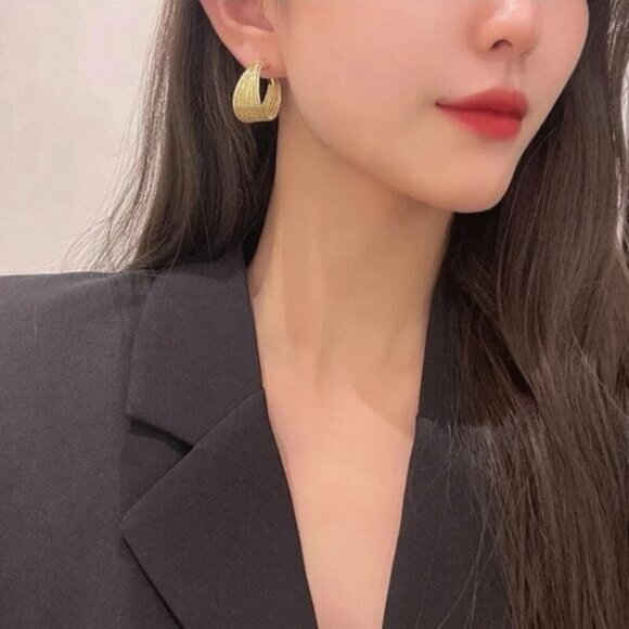 14K Gold Filled Hoop Earrings - Picture 4 of 6